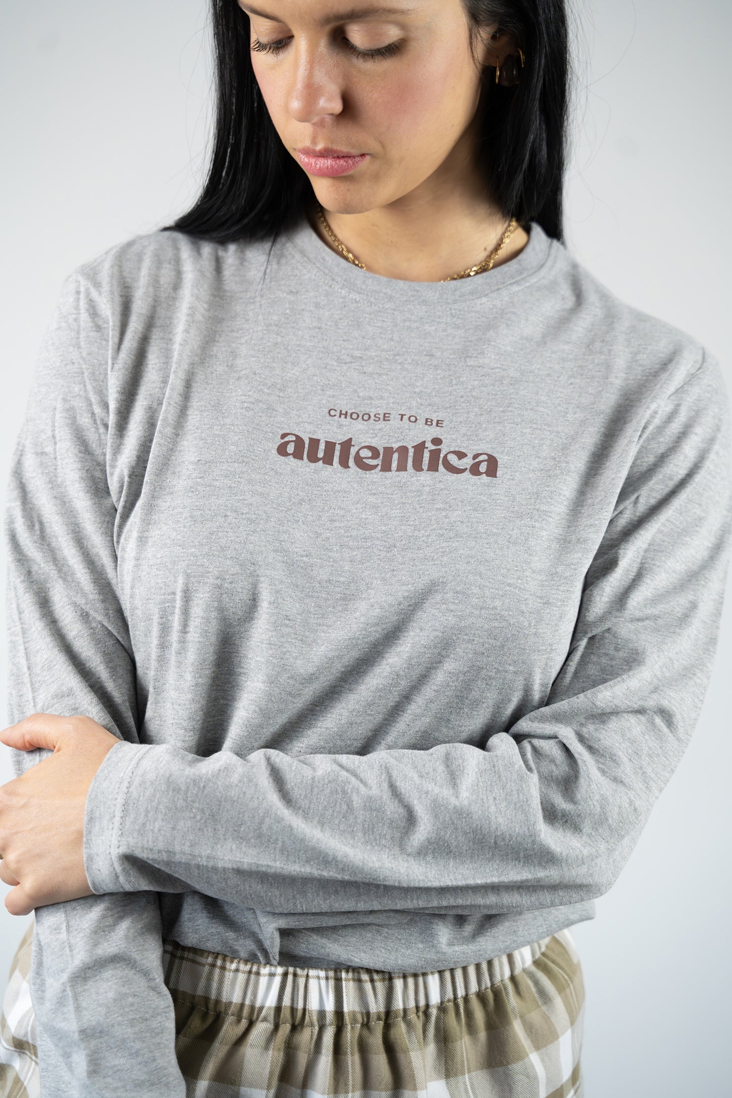 T-shirt autentica grigia e cioccolato