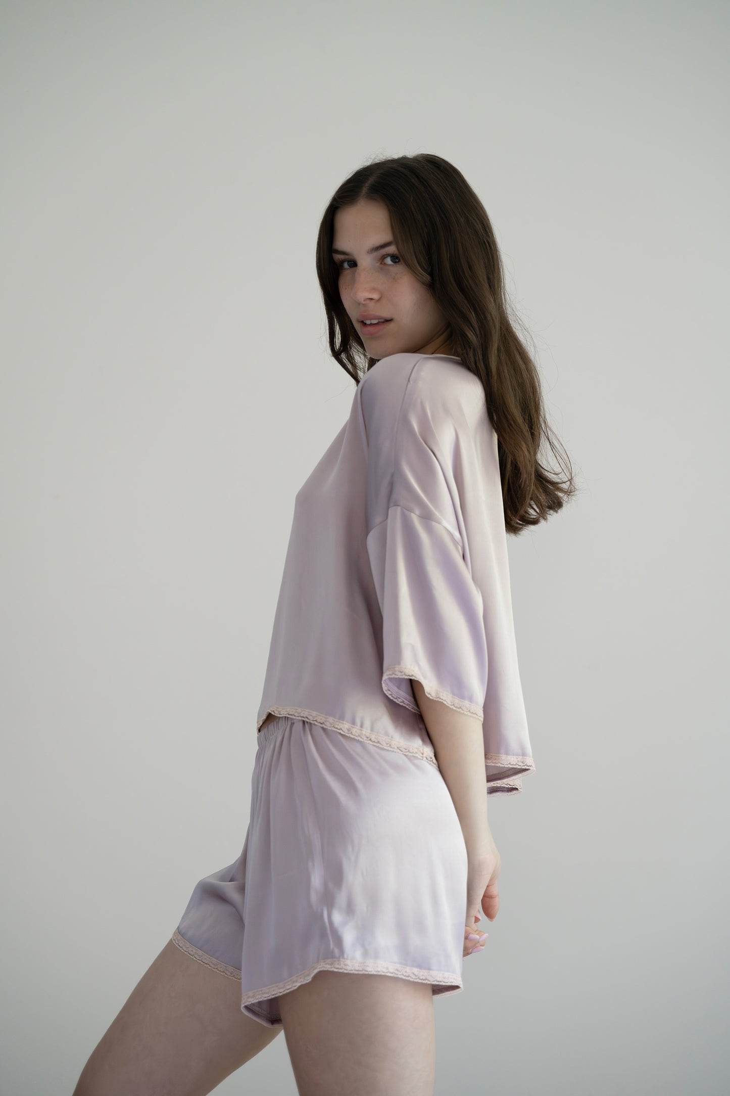 Completo Paloma variante malva con pizzo