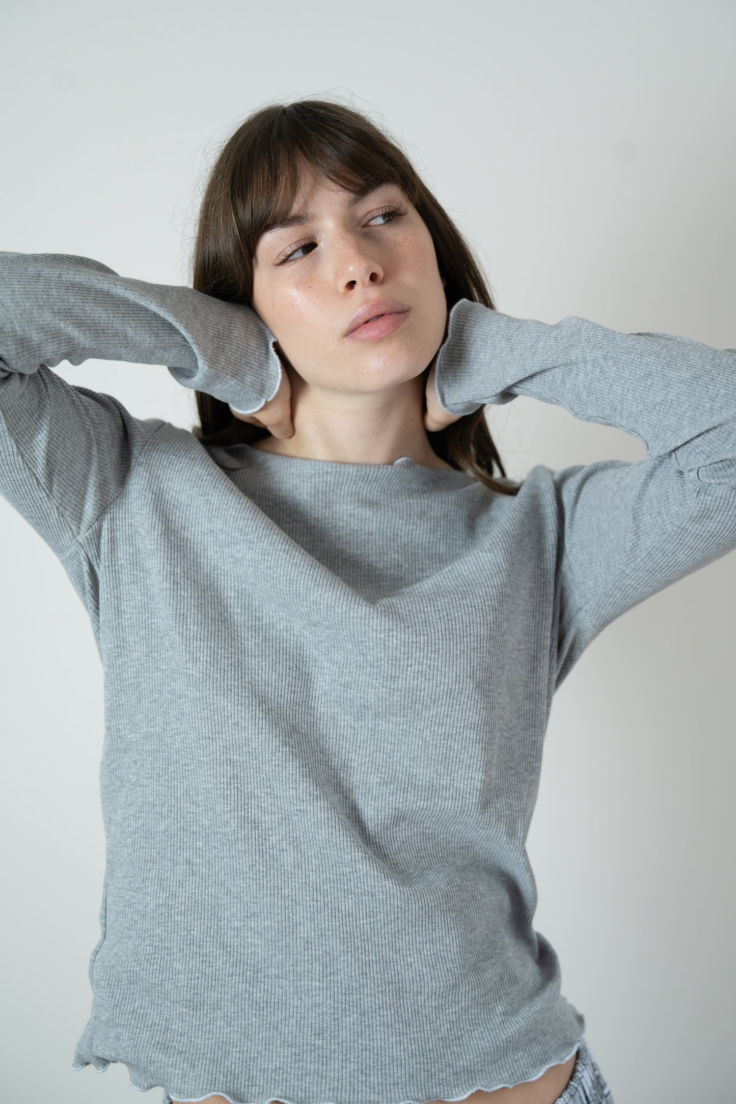 T-shirt shelly a costine, variante grigio scuro