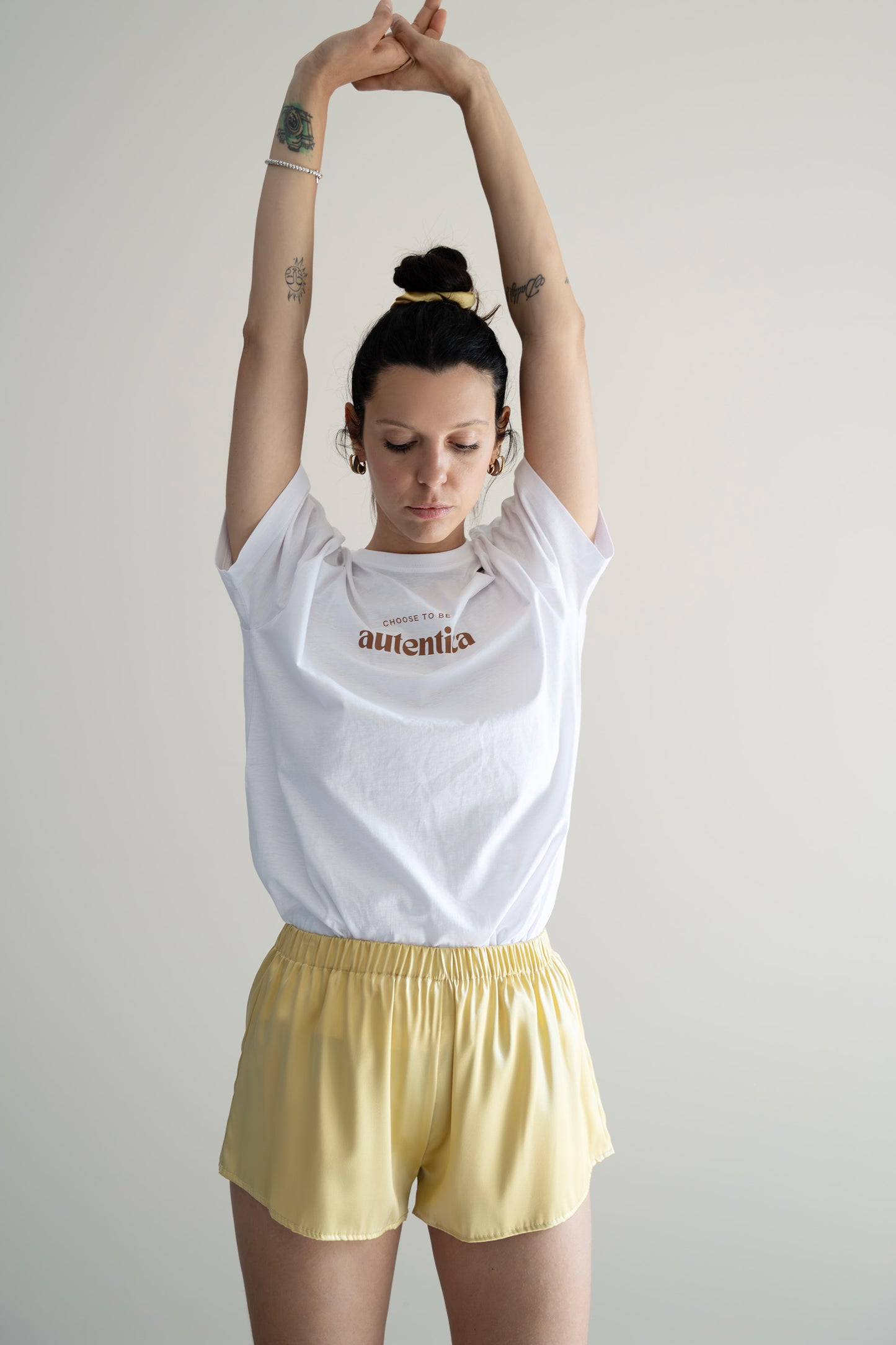 Shorts seta variante burro
