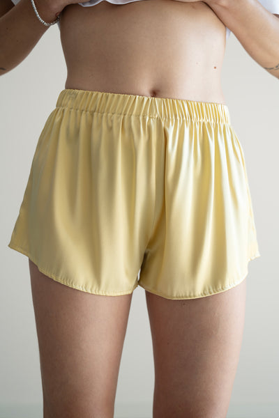 Shorts seta variante burro