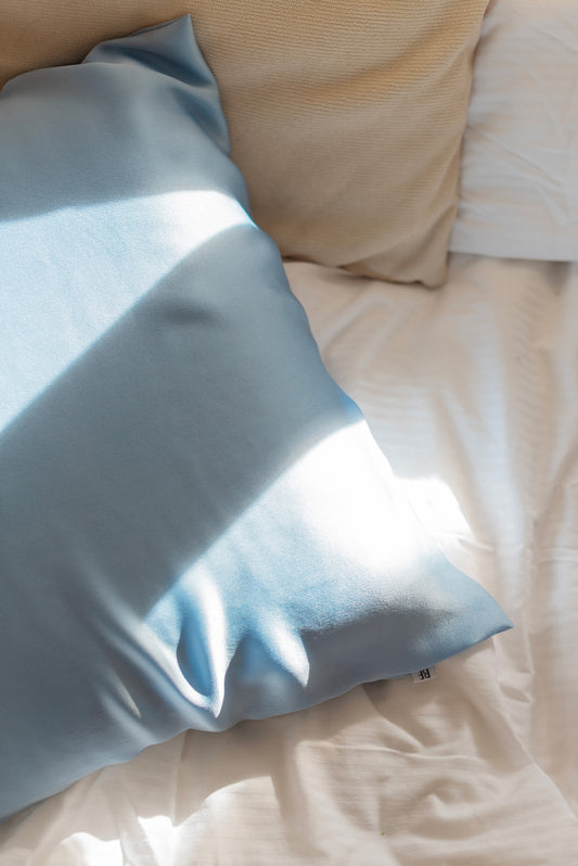 Federa in seta (azzurro polvere)